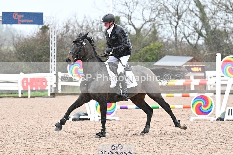 251205-124329-00521 - Cls 7 Snr Newcomers and 1.10m