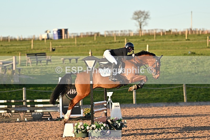 250401-190400-00883 - 90cm Classes