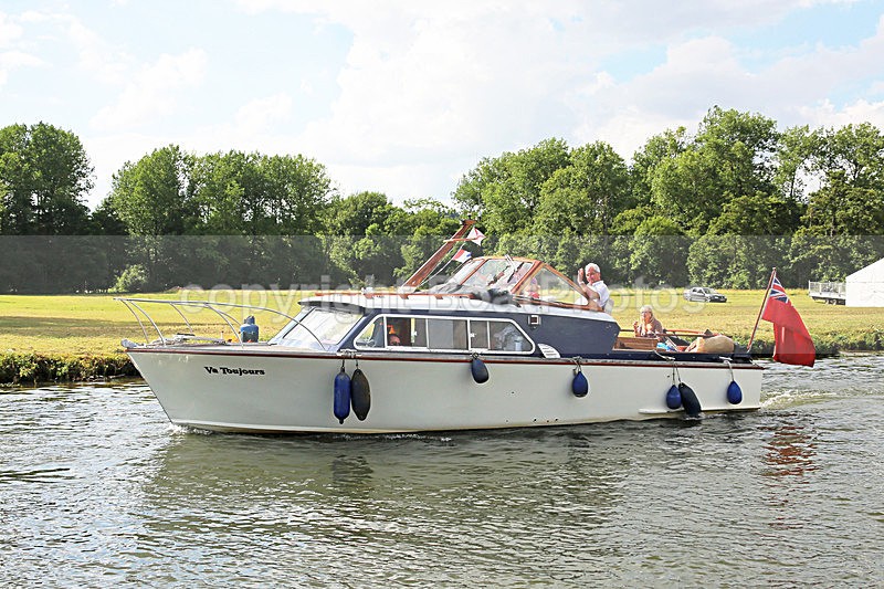 140706 VA TOUJOURS WT7A0534 - HENLEY ROYAL REGATTA - SUNDAY 6th July 2014