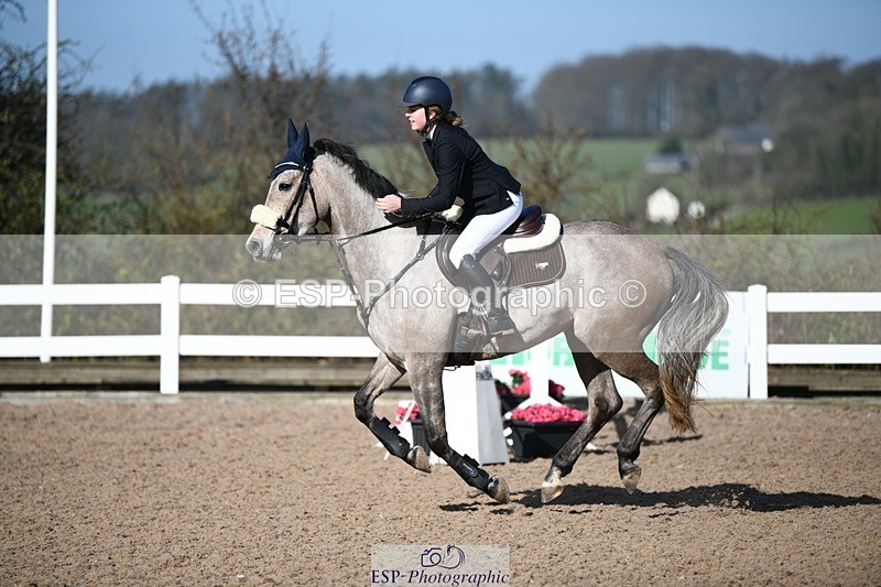 250330-101014-06017 - Cls 32 British Novice and 90cm