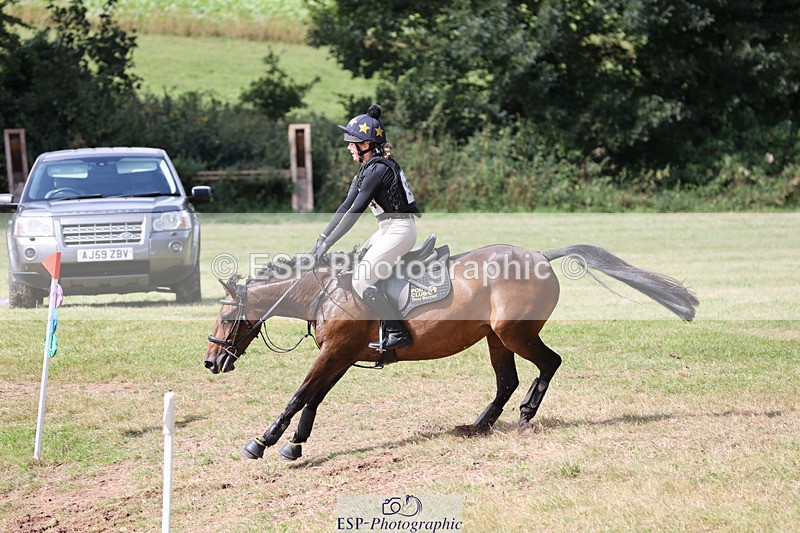 240825X-113918-32307 - 70cm XC 11.00 to 12.00