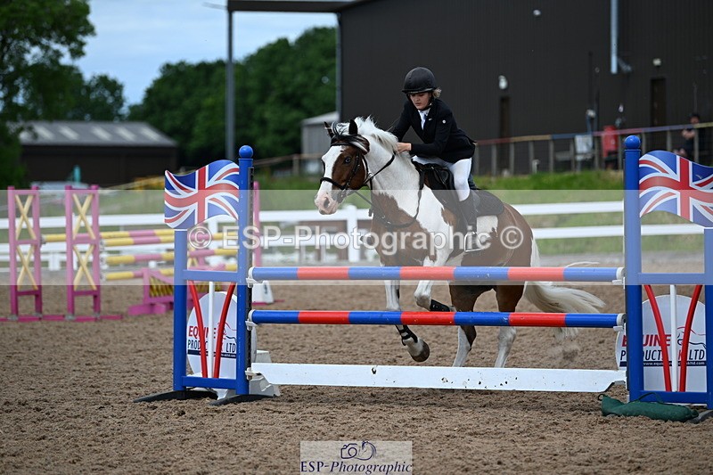 240608A-151219-01571 - Cls 11 Pony Newcomers and 1m Open