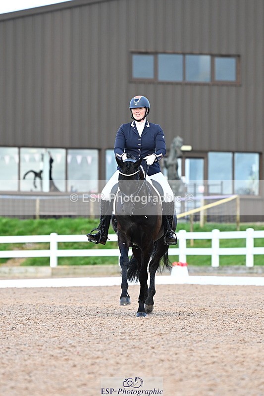 240218A-151320-09030 - 193-SARAH.RIDD-FIRST.KISS