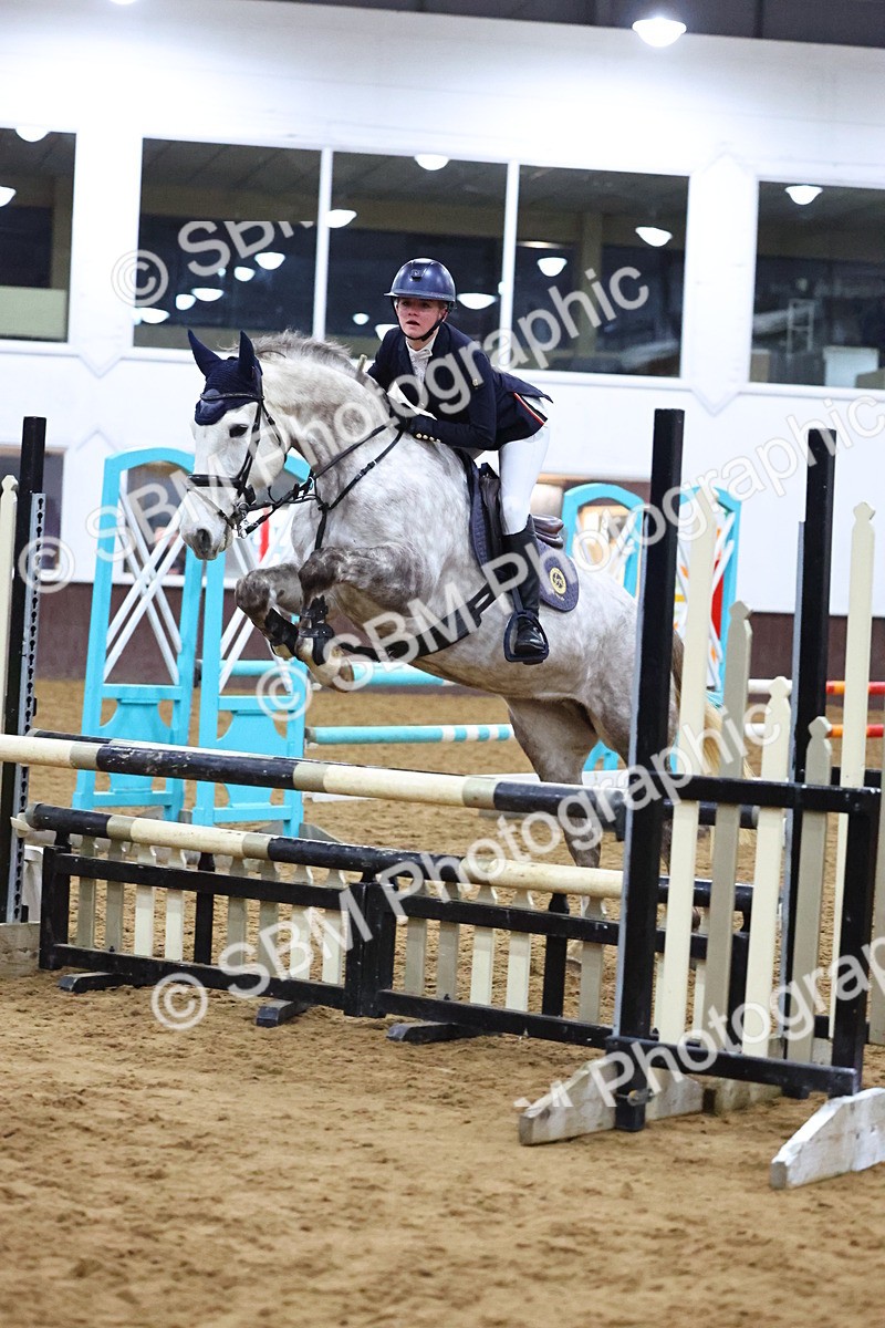 SBM_002905 - Class 6 - Holly & Ivy Stakes - 90cm