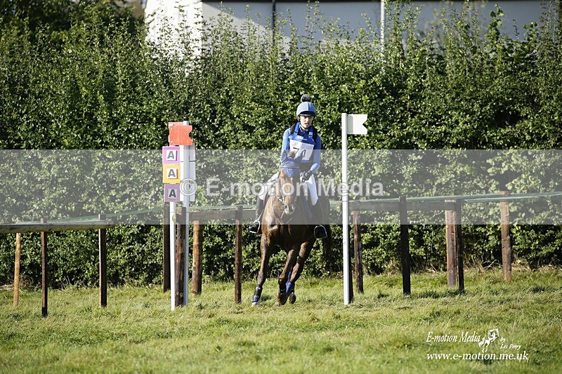  WWHT 031021 757 - WWEC Novice Restricted (0.80m) 18/10/20