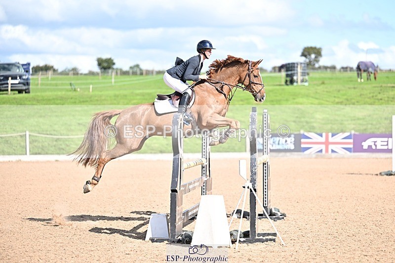 250924-130206-00330 - Cls 4 Newcomers and 1.10m Open