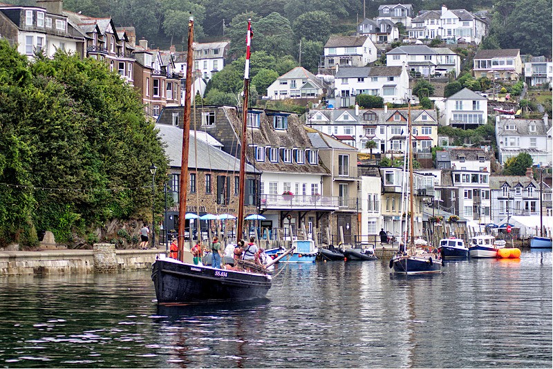  - Looe