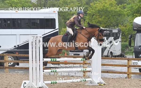 JAC_7570 - CLASS 14  Senior Newcomers/ 1.10m Open