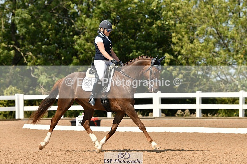 250817-130140-09808 - 214-Verity.PerryVogue