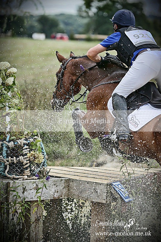 LEP59382a - Equestrian