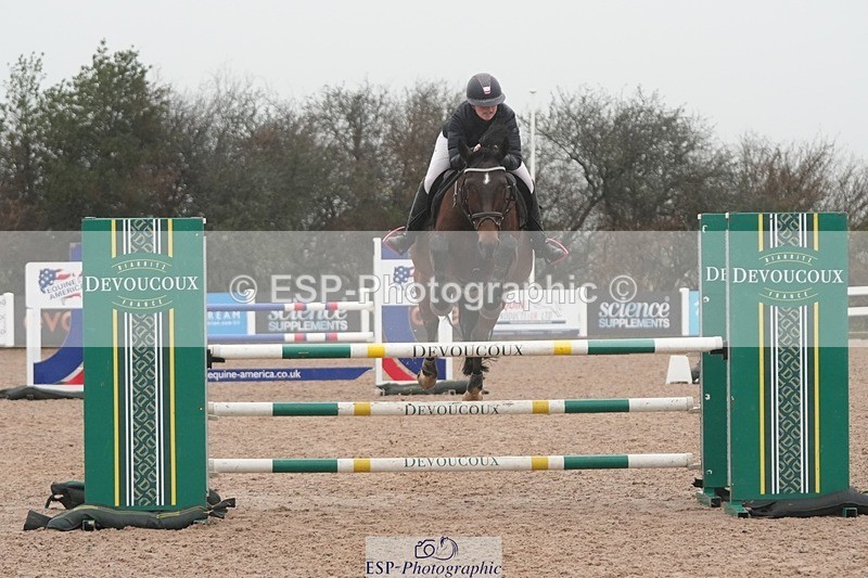 251207-121547-02011 - Cls 20 Snr Newcomers and 1.10m