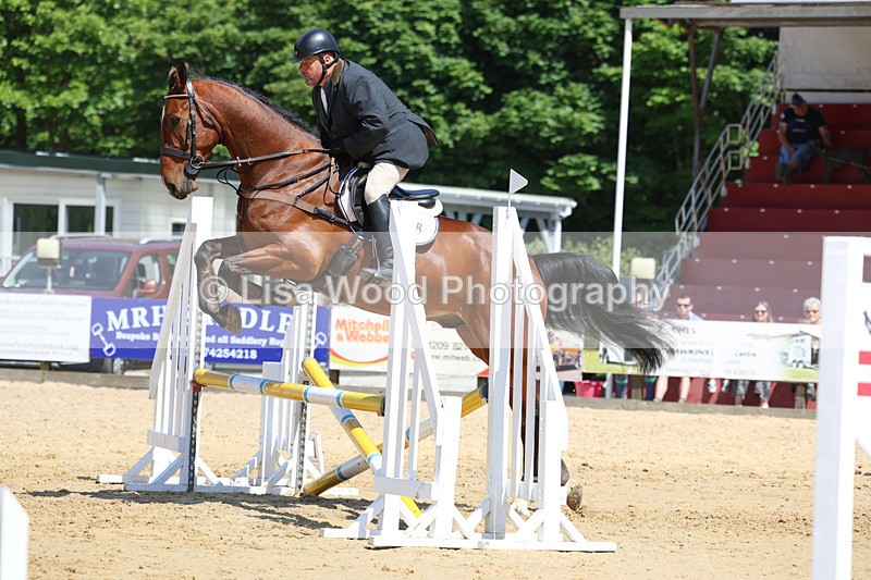 3E7A9476 - Class 8: Senior 80cm