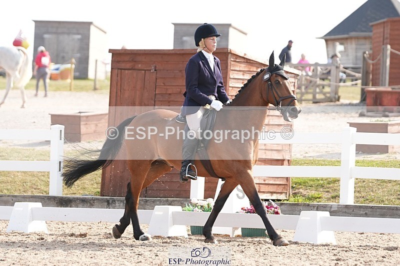 250817-093936-07188 - 157-Camilla.HankinsonChapel.Arch