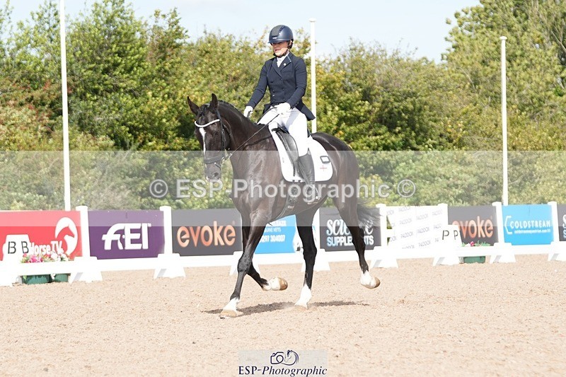 250906-115347-02052 - 034-Jasmine.SmithNigrasine.Rain