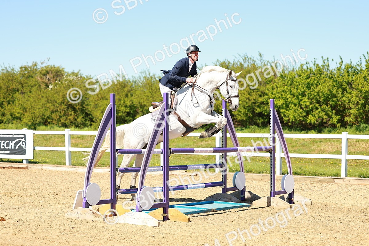 SBM_001417 - Class 4 - Senior Newcomers 1.10m