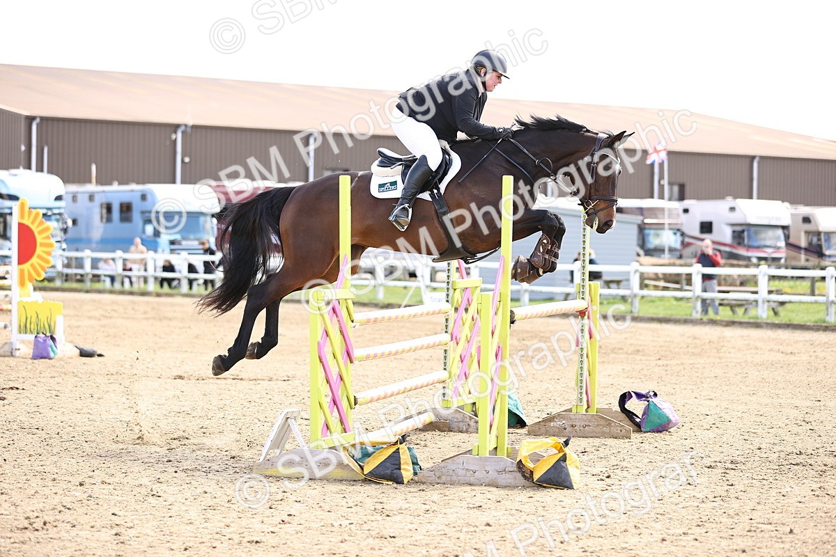 SBM_004099 - Class 17 - Senior Newcomers - 1.10m