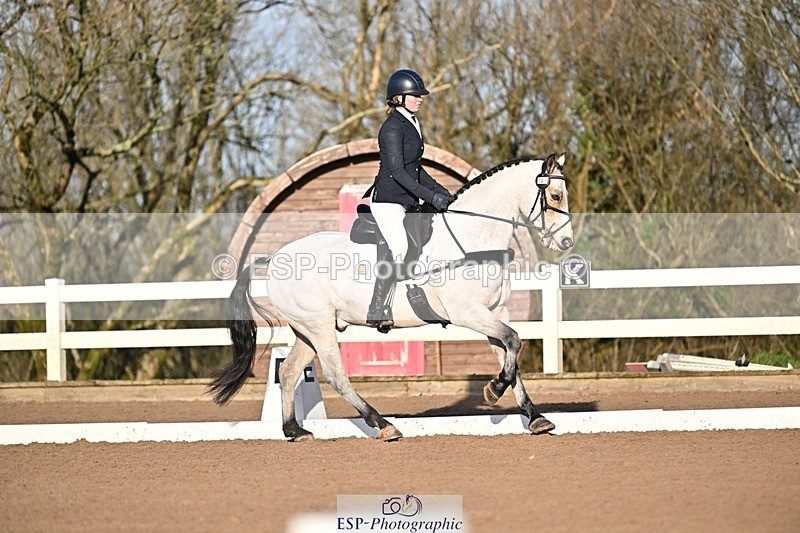 241214-104145-01200 - 146-CHLOE.DUNN-Towerhill.Shamie