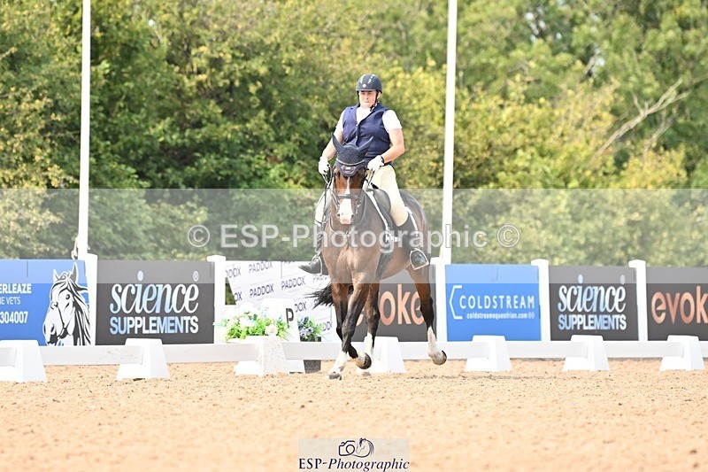 250816-150019-05741 - 031-Nicola.SealRebel.Heart