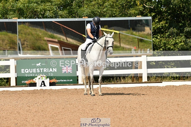 250817-120419-08749 - 099-Essie.BarkerBloody.Nora