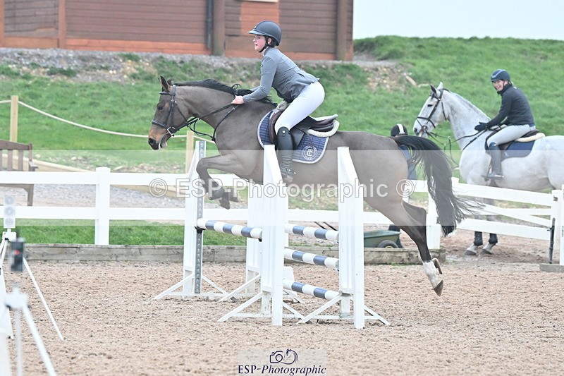 240113A-100425-01612 - Cls 9 British Novice and 90cm Open