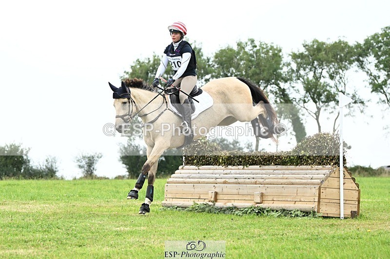 240831A-151630-04820 - 210-Zara.Head-FOURFIELDS.X.FAKTOR