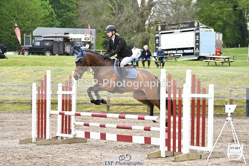 230512-093706-00349 - Cls 10 Snr 85cm Schooling