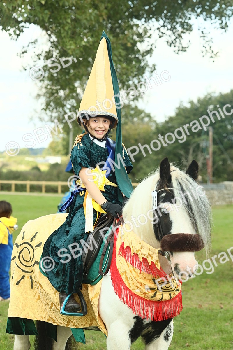 SBM_63679 - S35 - Fancy Dress Showing