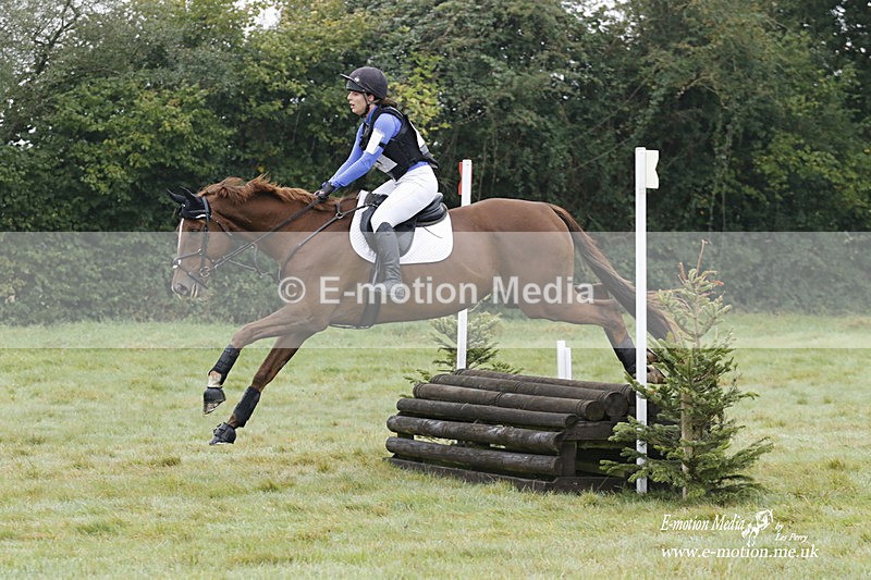 WWHT 171021 0560 - Novice Restricted (0.80m)  17/10/21