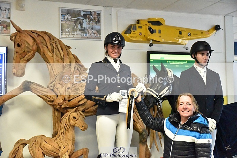 250214-153404-02567 - Advanced Medium Silver Presentations