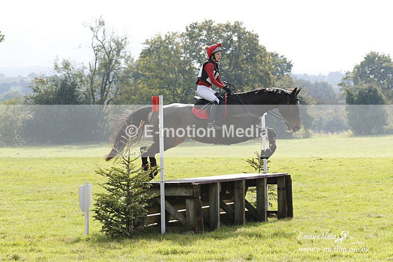  WWHT 171021 2894 - Intermediate (0.90m)  17/10/21