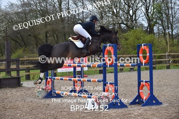 BPP_4252 - CLASS 10 RHS Foxhunter Championship Qualifier