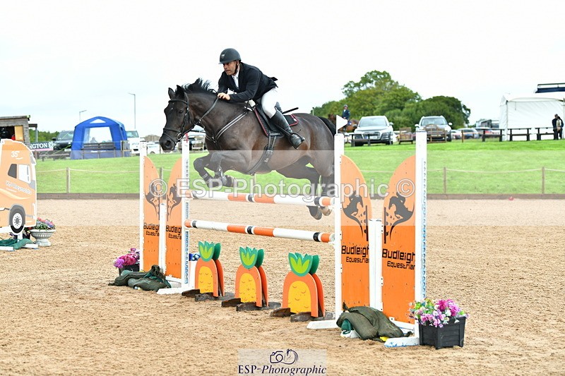 230723A-095935-10732 - Cls 4, 2 Star Small 1.30m