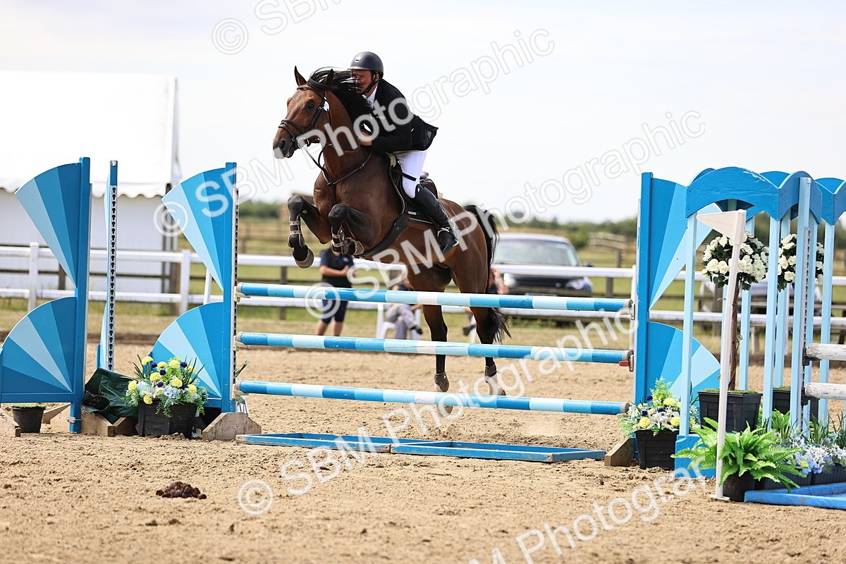 SBM_009950 - Class 8 - Senior Newcomers - 1.10  Open