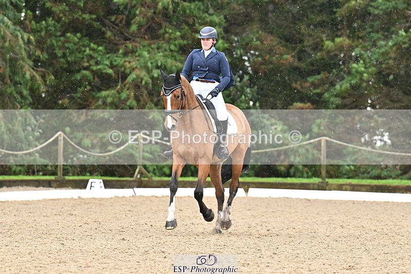 251023A-125229-02013 - C-240-Issy.Hollidge
