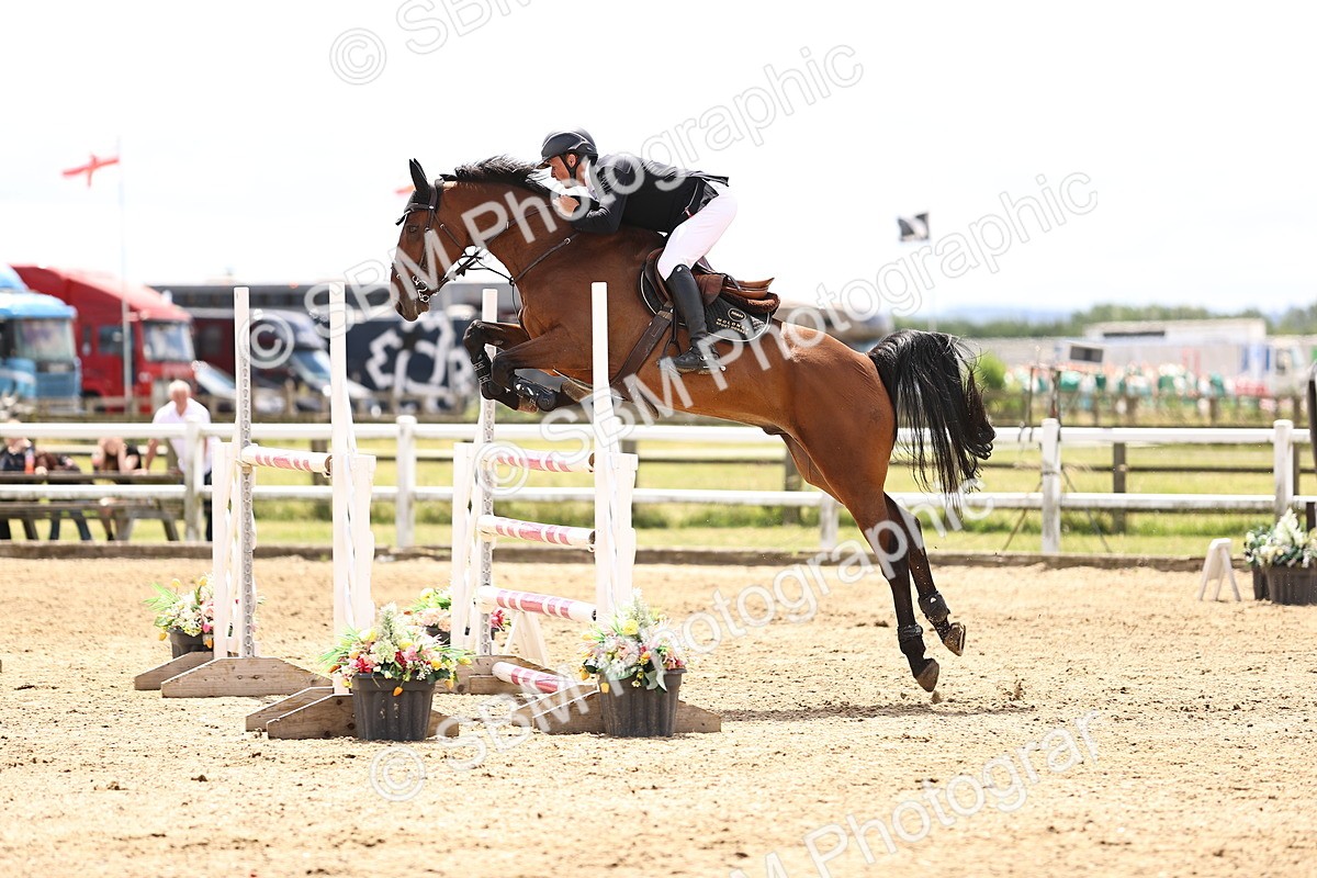 SBM_003562 - Class 22 - Senior Foxhunter 1.20m