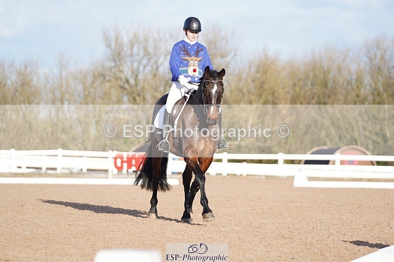 241214-114350-00351 - 143-Tila.Da.Costa-Leomiro