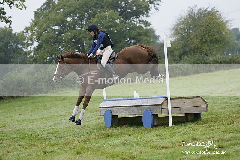 WWHT 171021 0068 - Novice Restricted (0.80m)  17/10/21