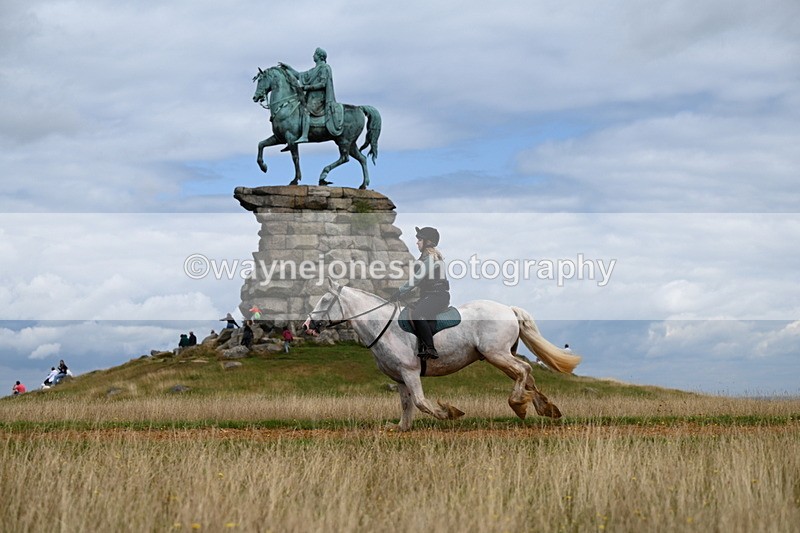 DSC_6945 - Time at Statue 12:45 to 13:15