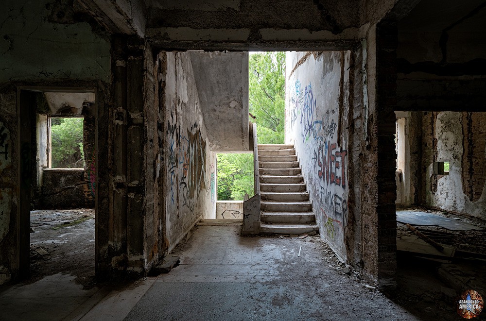  - ABANDONED GREECE
