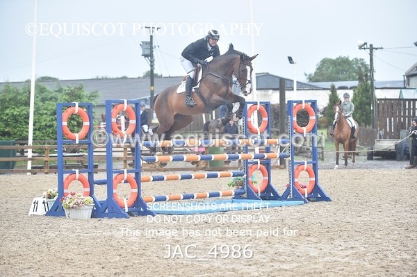 JAC_4986 - CLASS 17 SUN Senior Foxhunter/ 1.20m Open