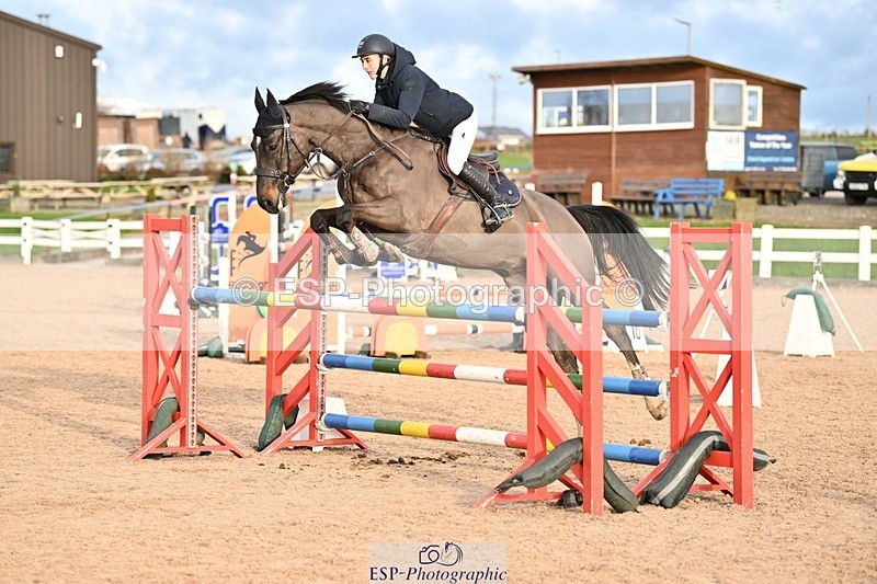 241208-140054-01858 - Cls 22 Foxhunter and 1.20m Open