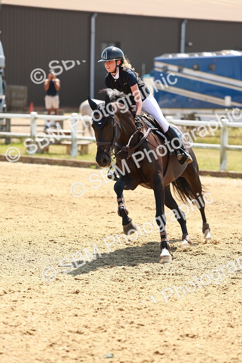 SBM_001377 - Class 4 - Senior Newcomers - 1.10m