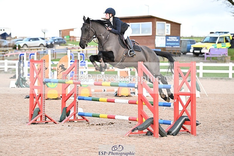 241208-141406-01901 - Cls 22 Foxhunter and 1.20m Open