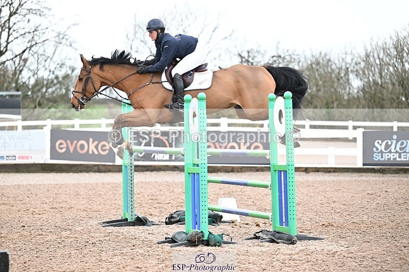 251206-132458-01091 - Cls 13 Snr Foxhunter and 1.20m