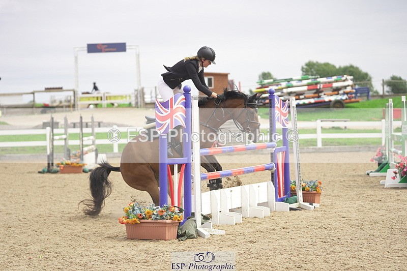 230810A-140142-02589 - Cls 4 1.05m Amateur Quali