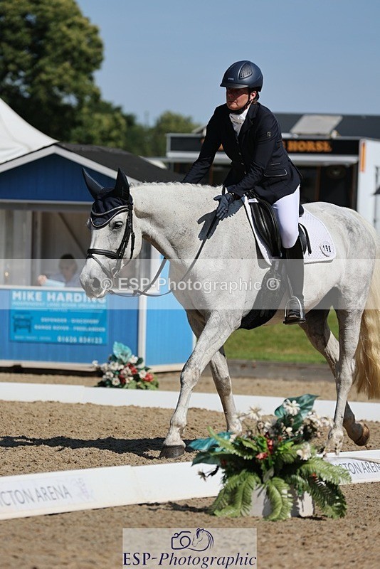 240719-103418-00739 - 198-Louisa_Jenkins-Rosnastraw_Silver_Lady