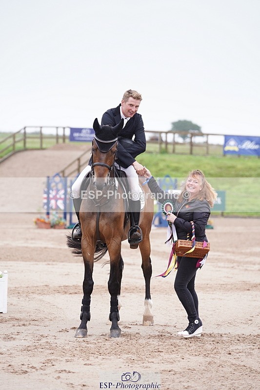 240720A-114304-14403 - Cls 3, 3 Star Small Tour 1.40m