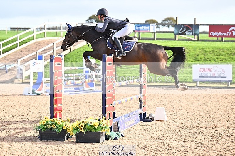 251005-102436-02752 - Cls 15 Foxhunter and 1.20m