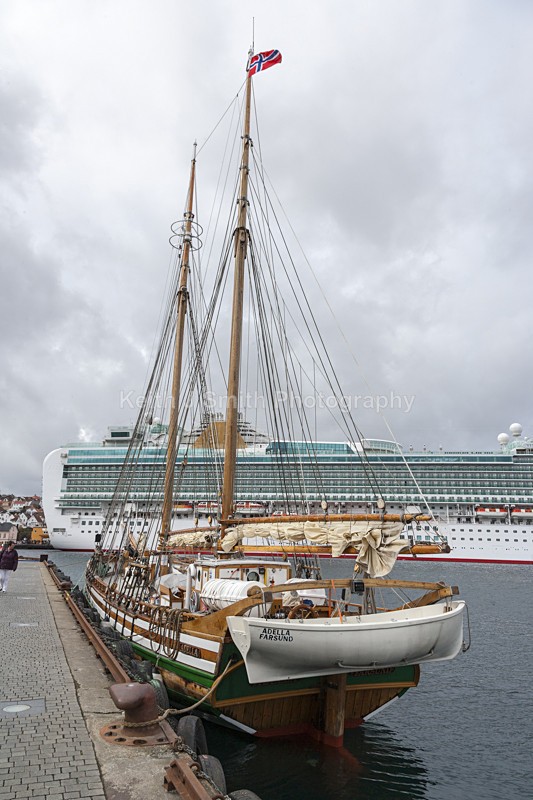 YR6M1840 - Worldwide