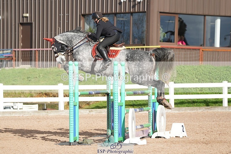 251108-132900-02731 - Cls 13 Foxhunter and 1.20m Open